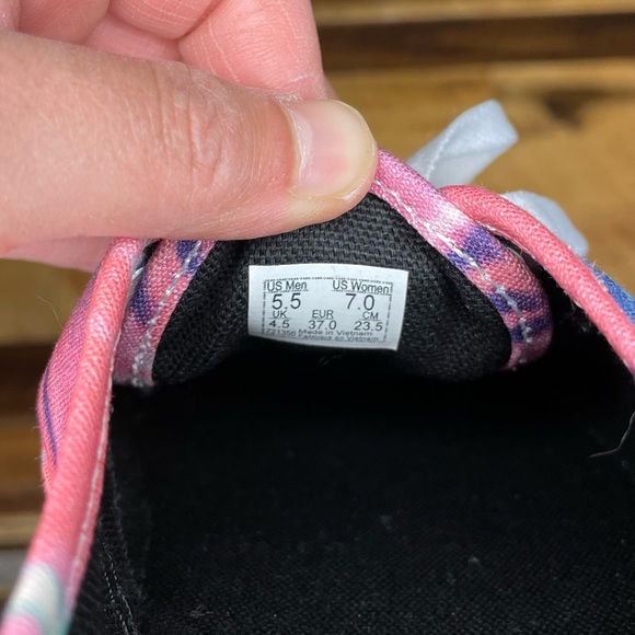 Vans Pink & Blue Tie Dye Authentic Multi & True White Women’s Canvas Shoes US 7 - Picture 11 of 11